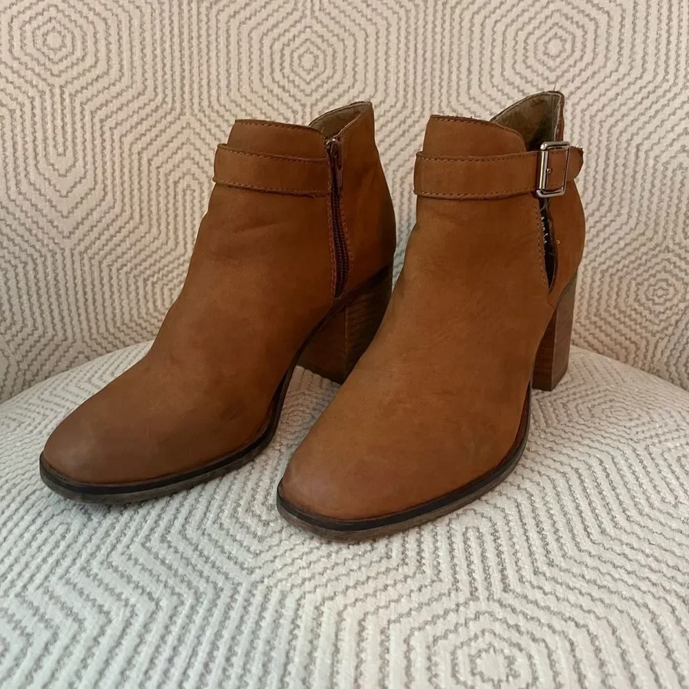 Suede leather booties size 8.5 western rustic fall country festival